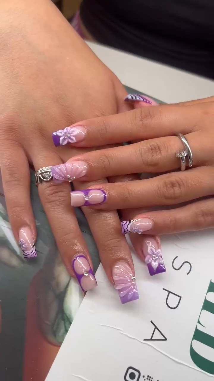 Nail art with bold statement design